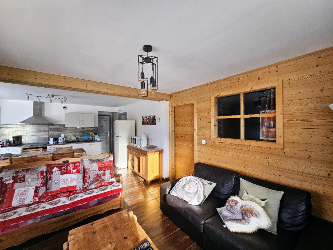Magnifique Appartement A La Montagne Classe 4 Etoiles Chapelle-des-Bois Dış mekan fotoğraf